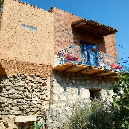 Βίλα Charming In With Private Pool